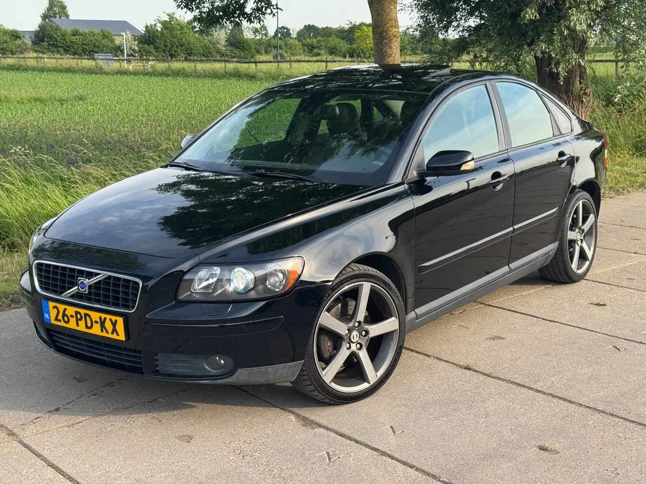 Volvo S40 2.5 T5 Exclusive 220PK AUTOMAAT|DAK|MEMORY|CLIMA|C — photo 1 of 40