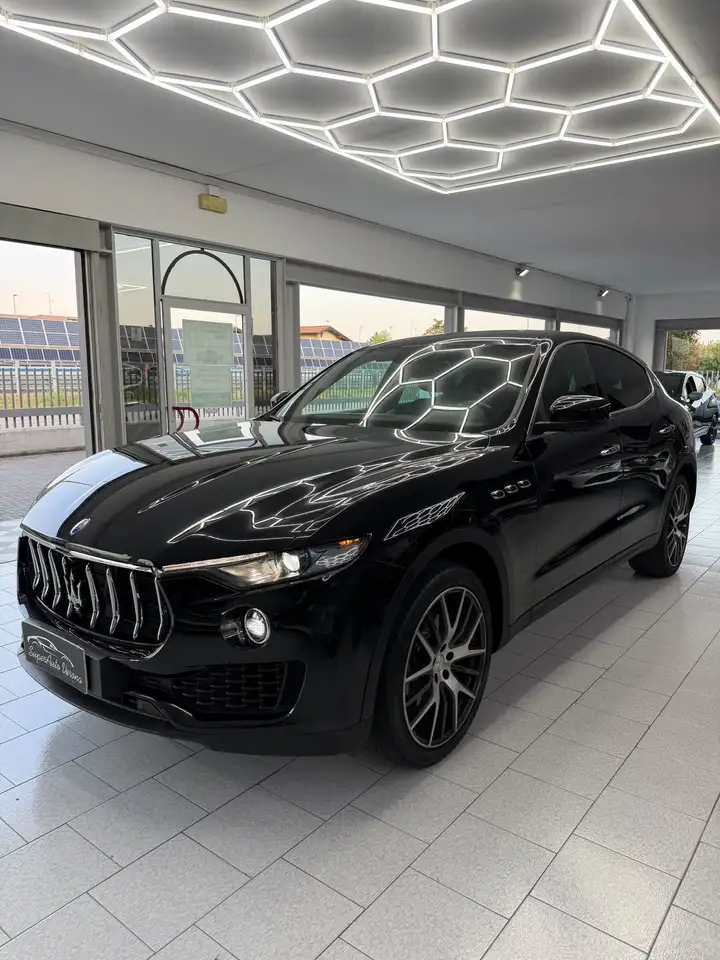 Maserati Levante 3.0 V6 275cv auto — photo 1 of 20