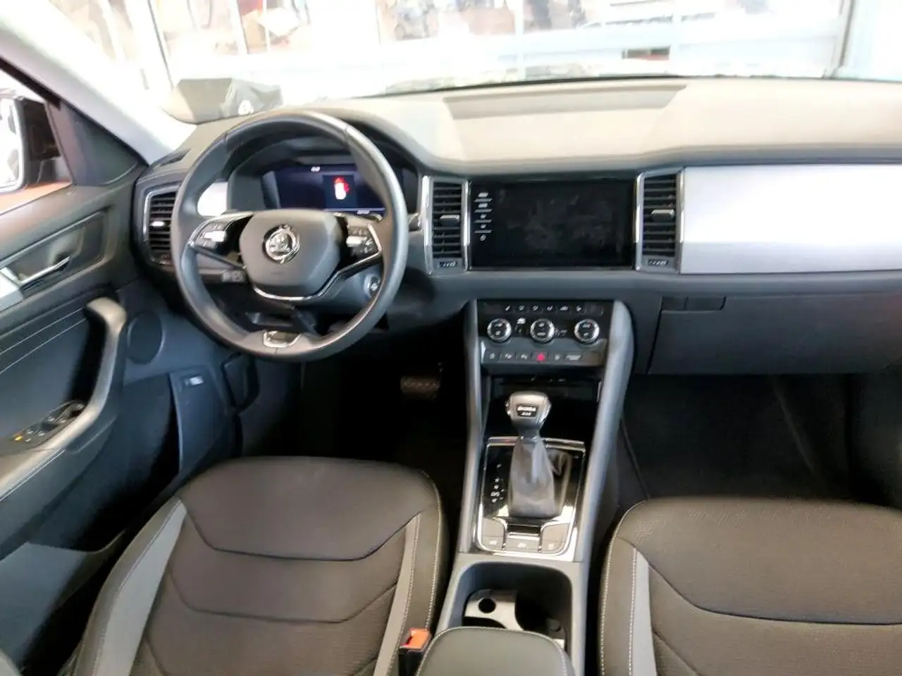 2022 Skoda Kodiaq Tour 4x4 Matrix/STANDH/AHK/PANO/4xSHZ, photograph 6
