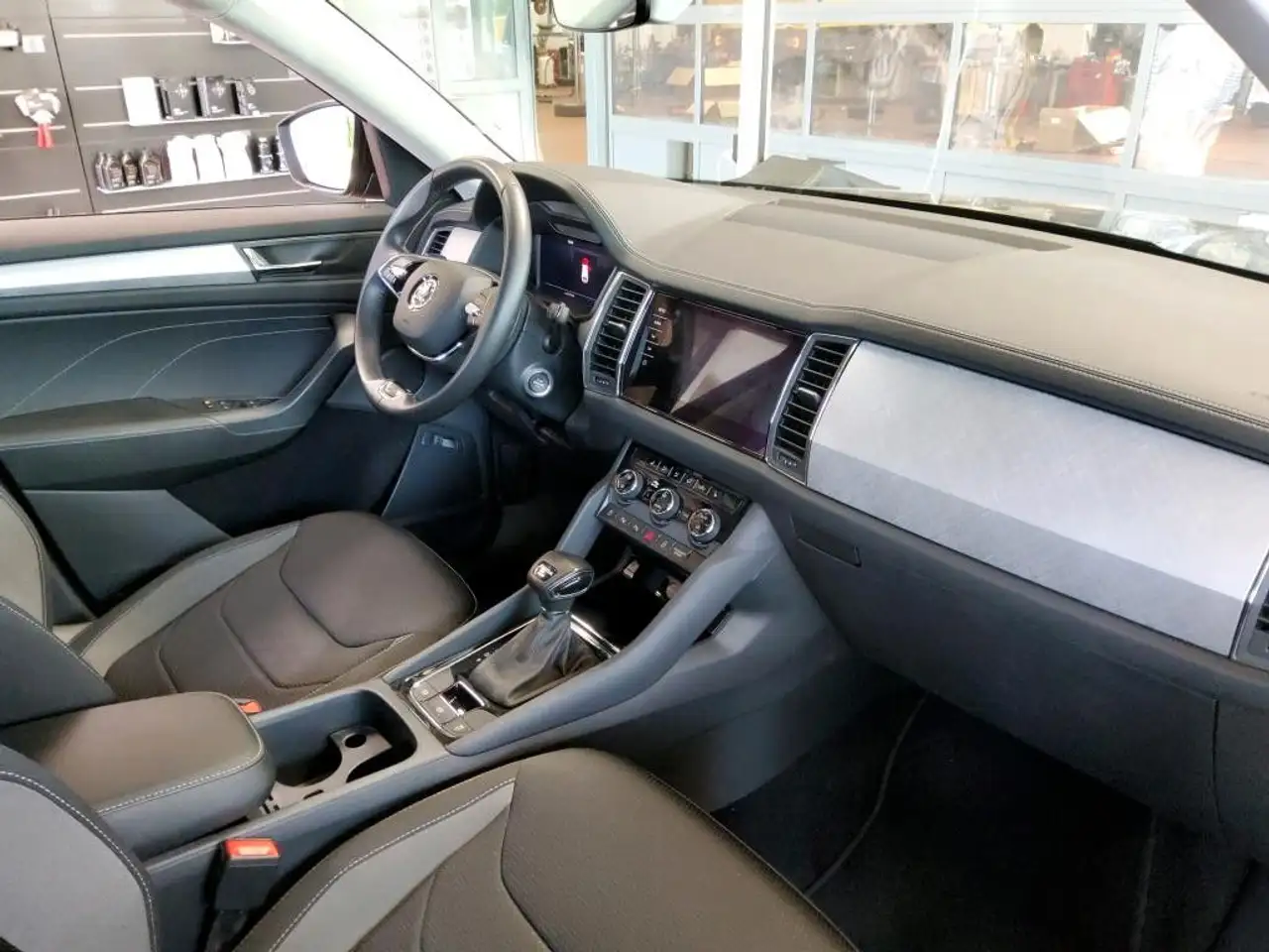 2022 Skoda Kodiaq Tour 4x4 Matrix/STANDH/AHK/PANO/4xSHZ, photograph 8