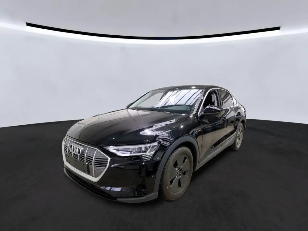 Audi e-tron Sportback 50 quattro LED Navi SHZ AHK — photo 1 of 8