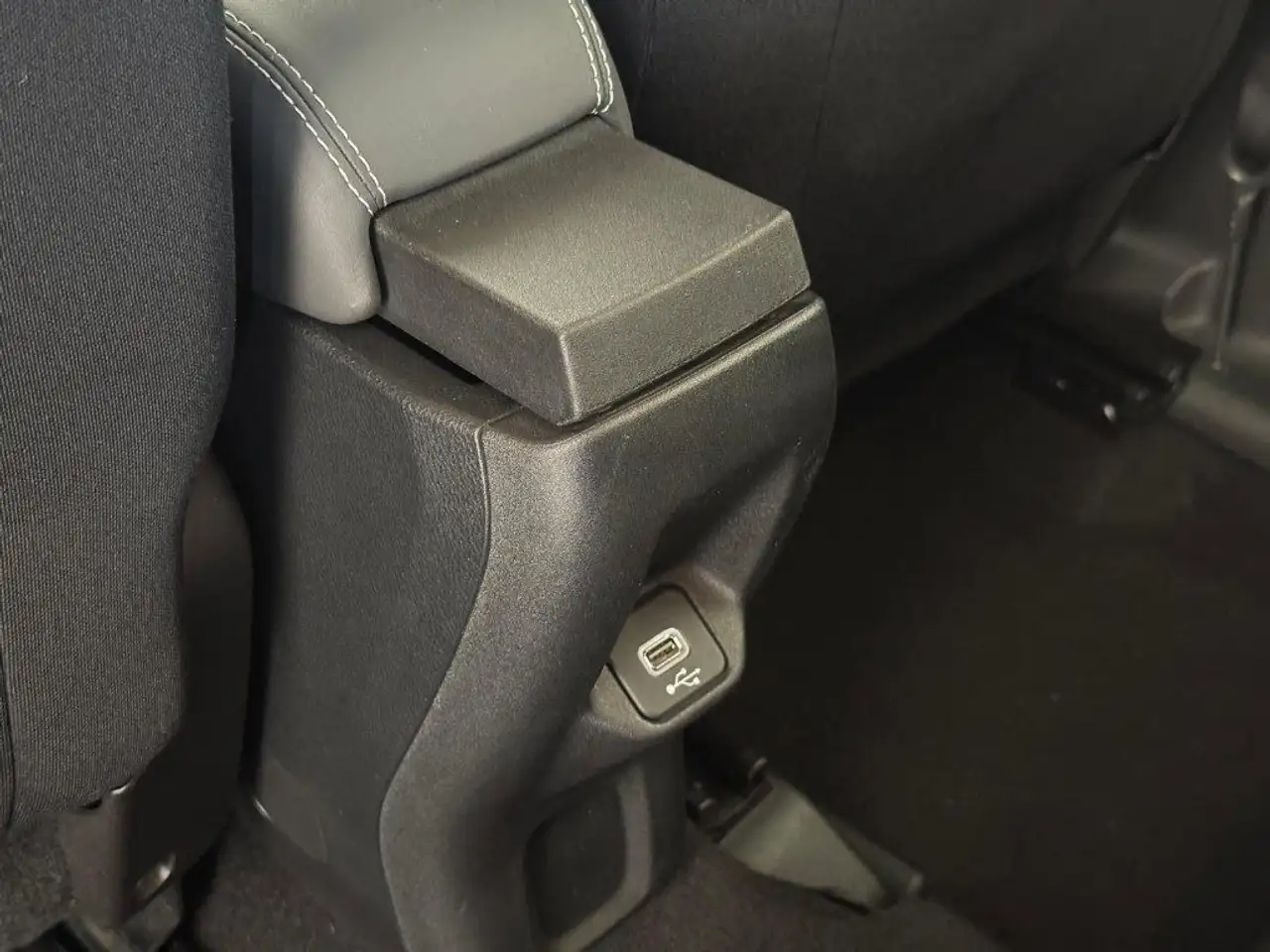 2019 Jeep Renegade 1.6 Mjt 120 CV Limited, photograph 10