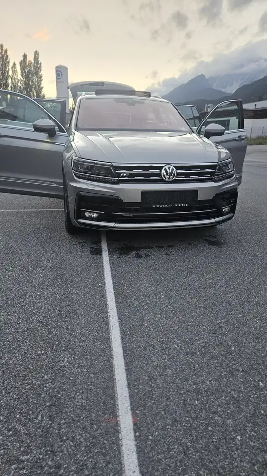Volkswagen Tiguan 2.0 TDI SCR 4Motion (BlueMotion Techn.) DSG Highli — photo 1 of 20