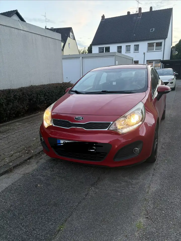 Kia Rio Spirit — photo 1 of 19