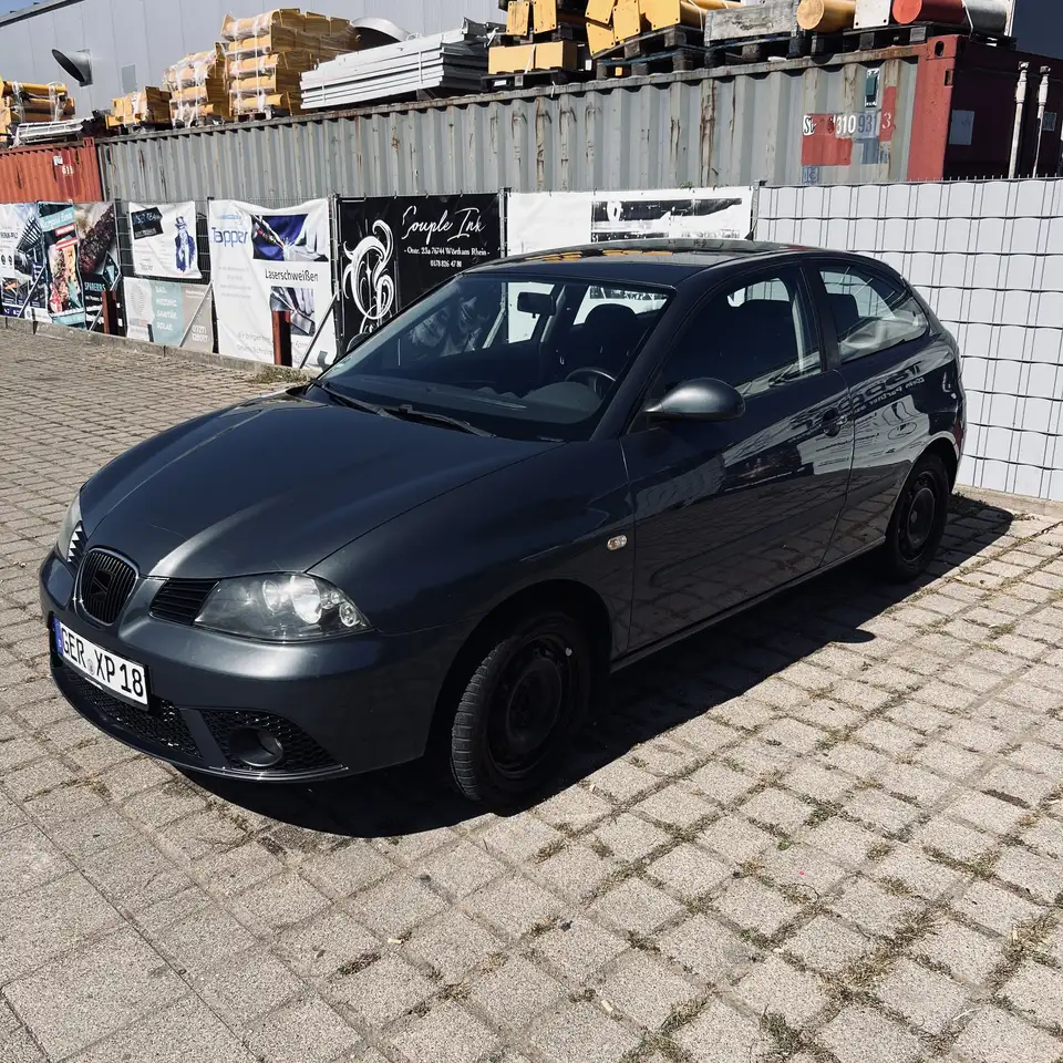 SEAT Ibiza Comfort Edition — photo 1 of 8
