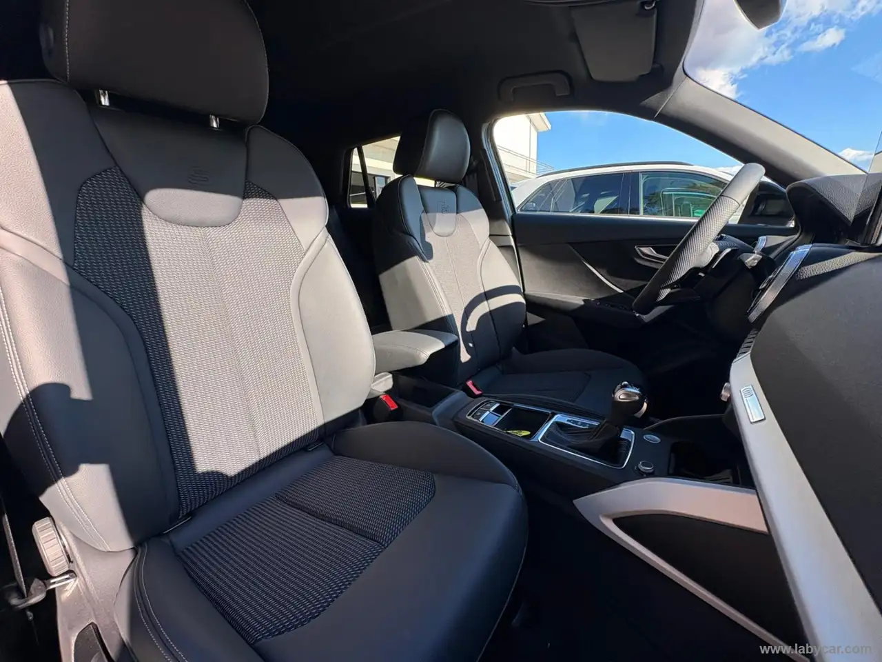 2026 Audi Q2 35 TDI S tronic Identity Black, photograph 11