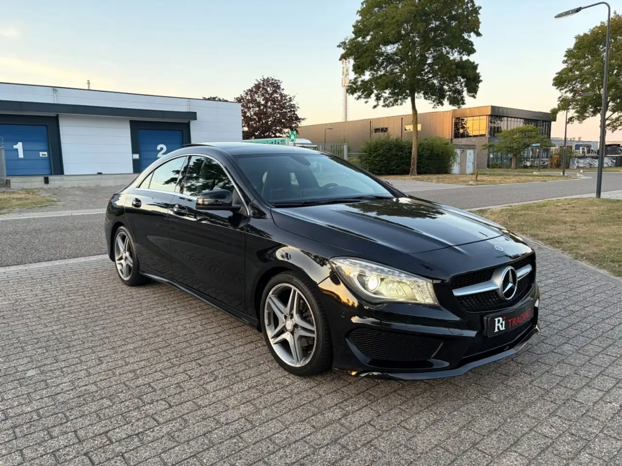 Mercedes-Benz CLA 180 CLA180 AMG Aut Pano — photo 1 of 24