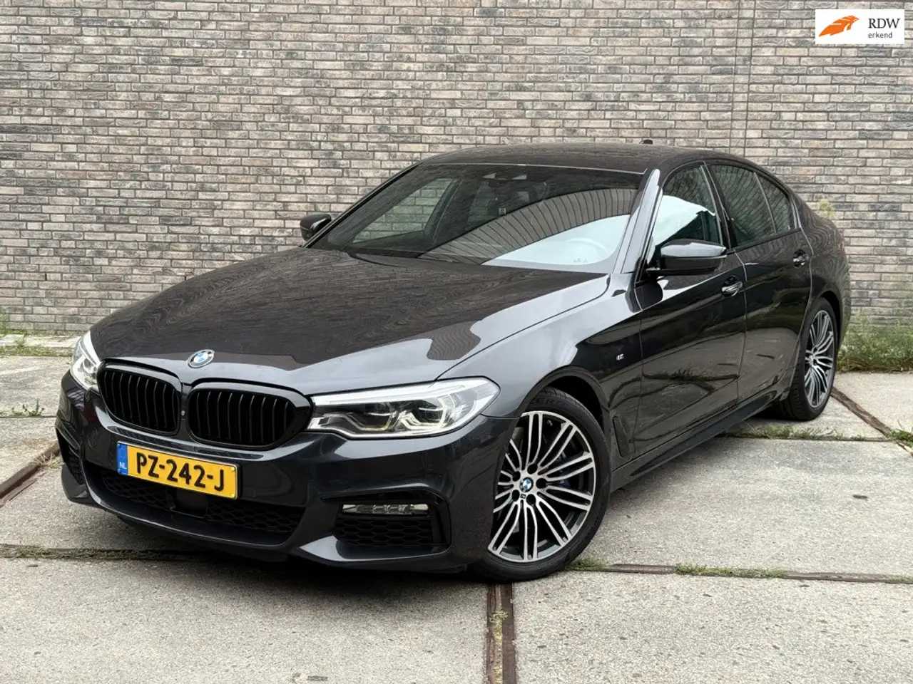 BMW 540 5-serie 540i High Executive — photo 1 of 12