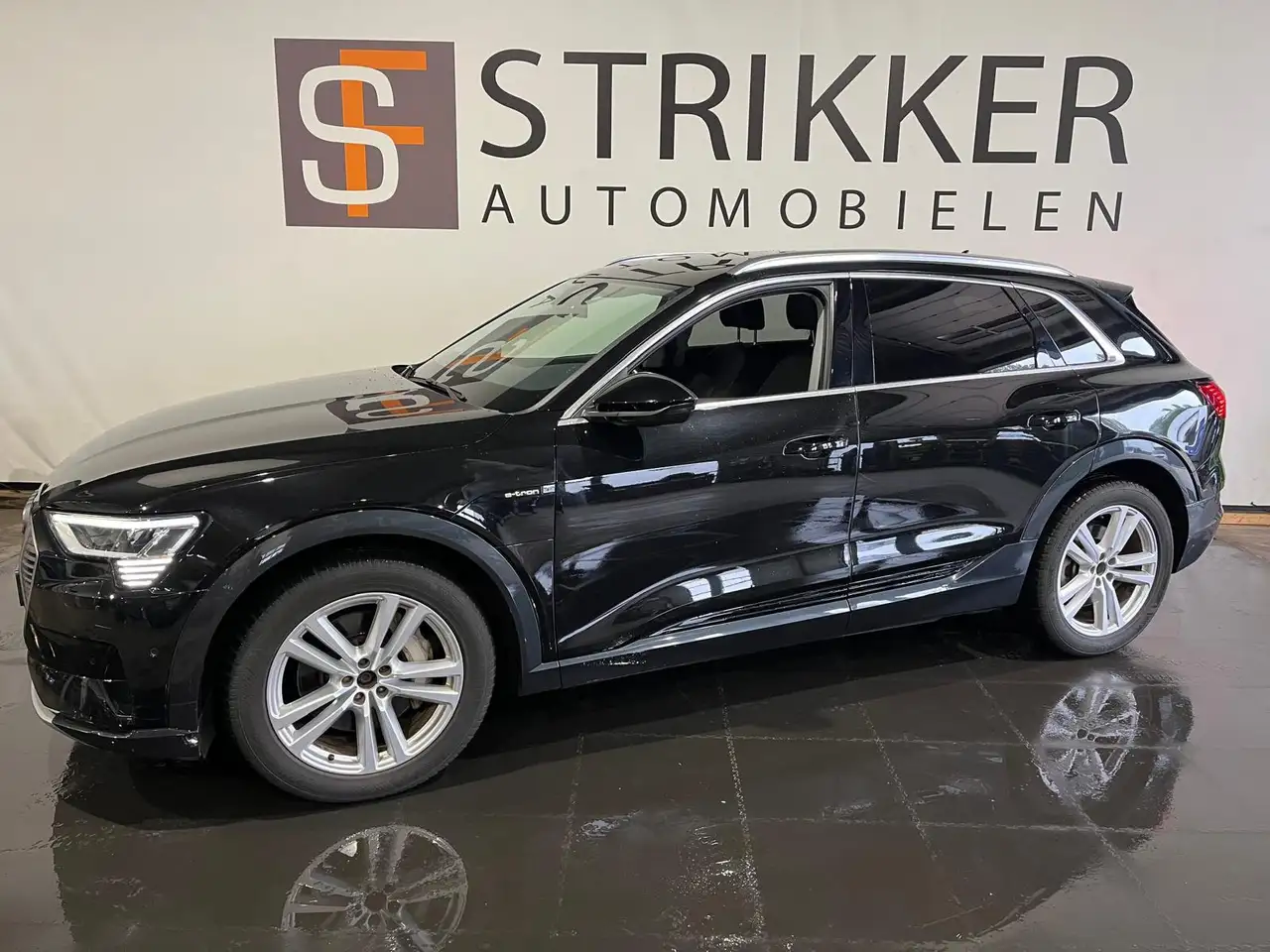 Audi e-tron E-tron 55 quattro 95 kWh — photo 1 of 17