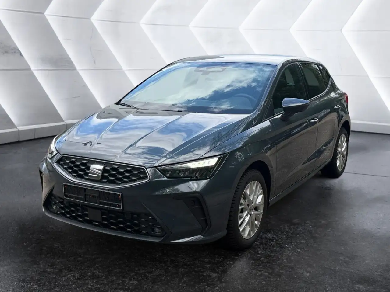 SEAT Ibiza NEW 1.0 TSI DSG Style SHZ NAVI KLIMAAUT TEMP — photo 1 of 21