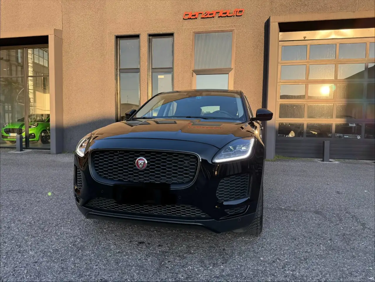 Jaguar E-Pace 2.0d i4 awd 150cv auto my19 — photo 1 of 15