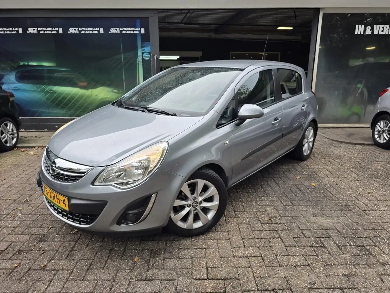 Opel Corsa 1.4-16V Anniversary Edition | 1E EIGENAAR | 3/6 OF — photo 1 of 30