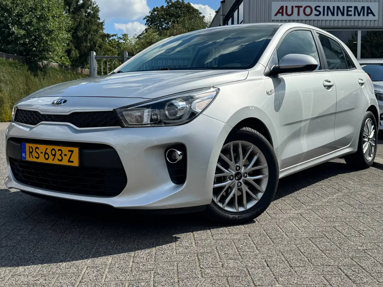 Kia Rio 1.0 TGDI ComfortPlusLine Navigator | Apple Carplay — photo 1 of 27