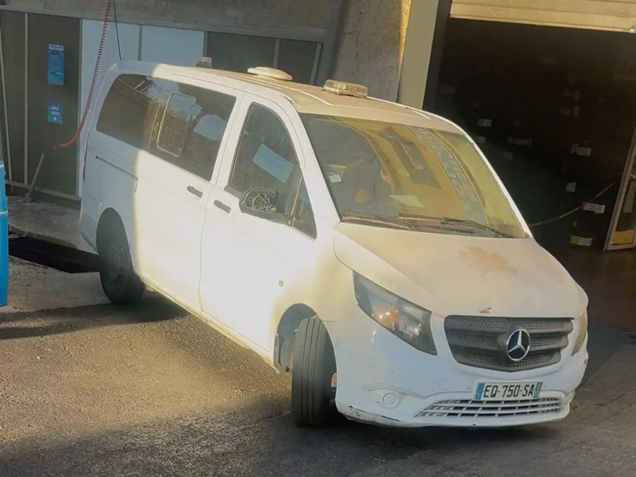 Mercedes-Benz Vito — photo 1 of 4
