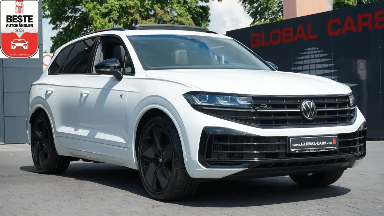 Volkswagen Touareg TOUAREG R*E-HYBRID*ACC*IQ LIGHT*PANO*AIR* — photo 1 of 40