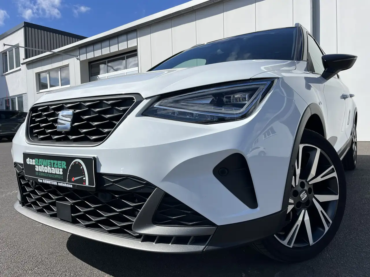SEAT Arona 1.0 TSI DSG FR 119€ m.20% Anz. AHK Navi LED RFK — photo 1 of 15