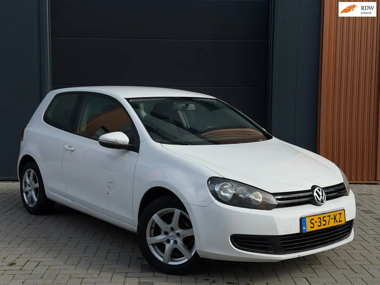 Volkswagen Golf 1.6 Trendline|Inruilkoopje!|Automaat|CarPlay|Airco — photo 1 of 15