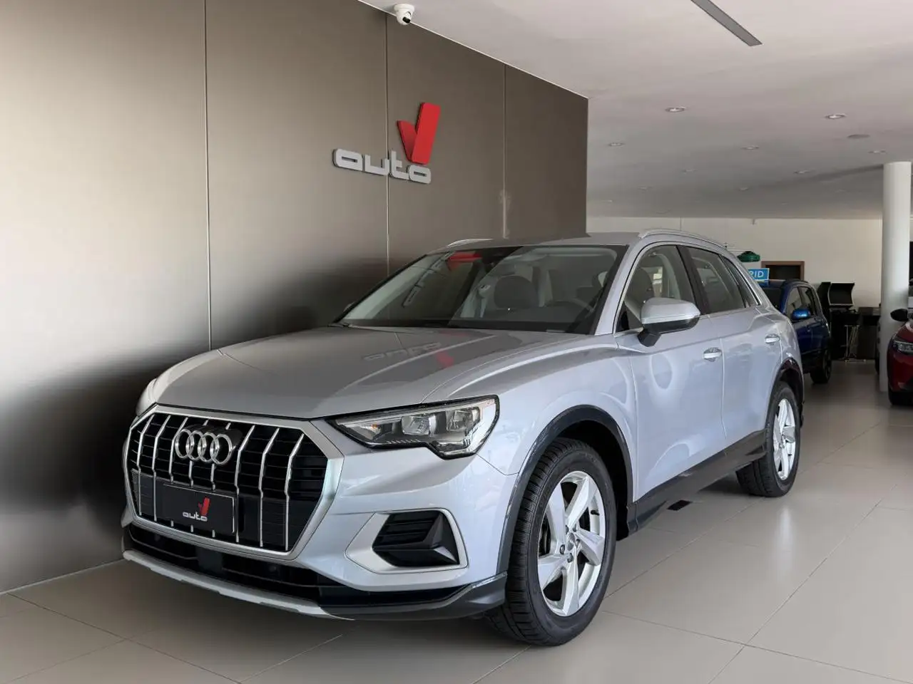 Audi Q3 35 TFSI Business Advanced FARI LED+VIRTUAL COCKPIT — photo 1 of 15