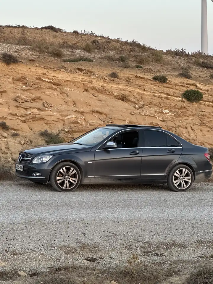 Mercedes-Benz C 320 Avantgard — photo 1 of 17