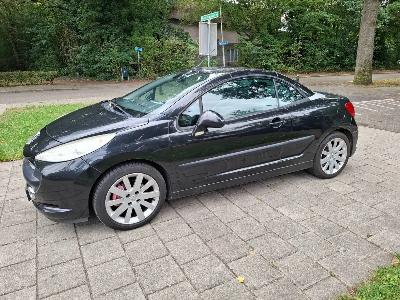 Peugeot 207 207 1.6-16V T Sport — photo 1 of 11