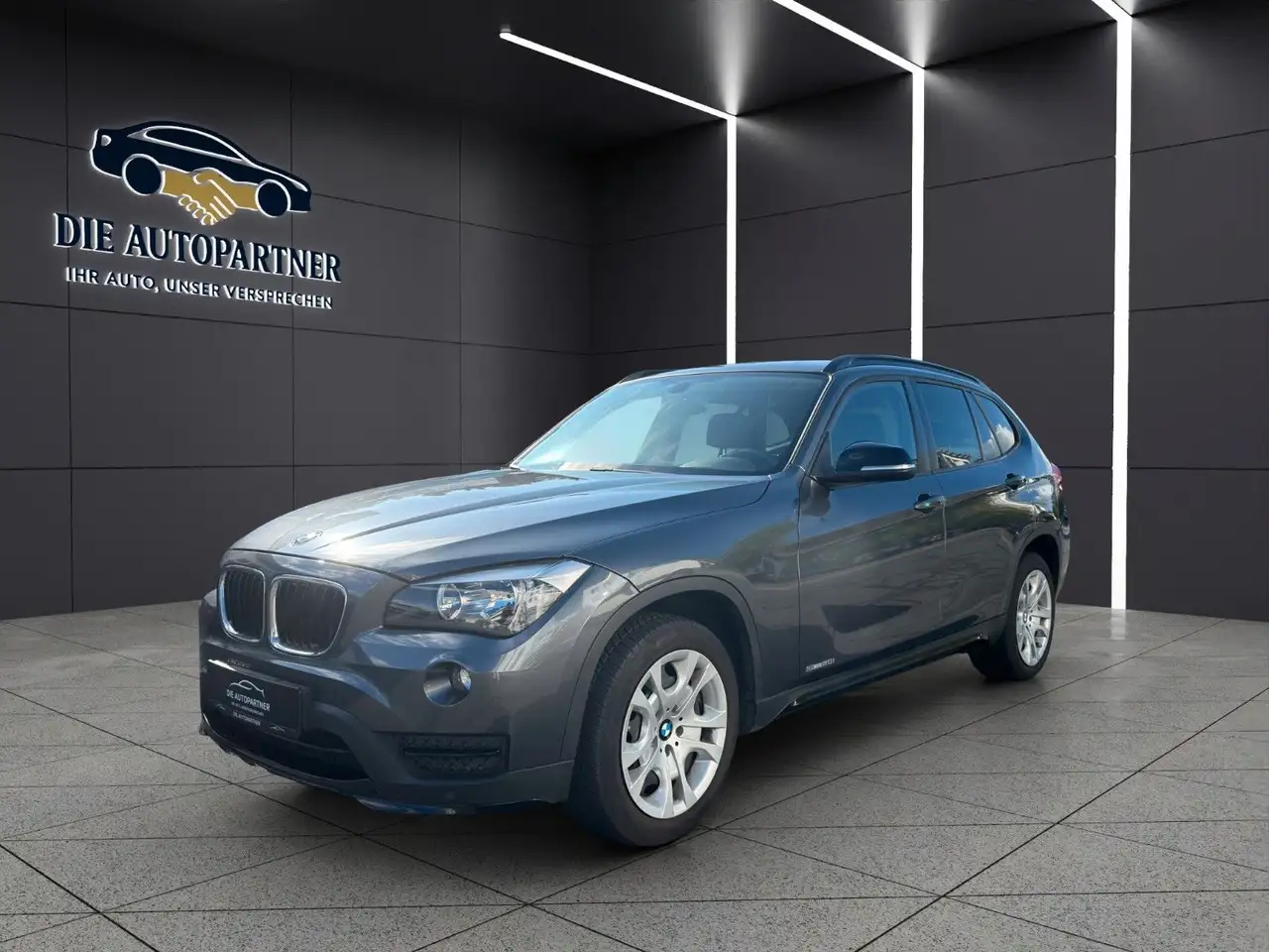 BMW X1 sDrive 20 i Sport Line AUT. NAVI KLIMA SHZ — photo 1 of 23