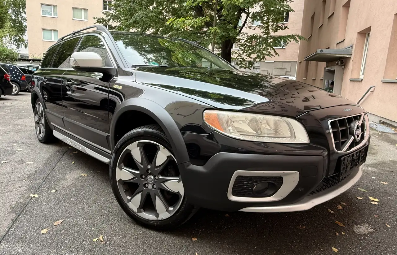 Volvo XC70 D3 Summum AWD Geartronic Aut. — photo 1 of 19