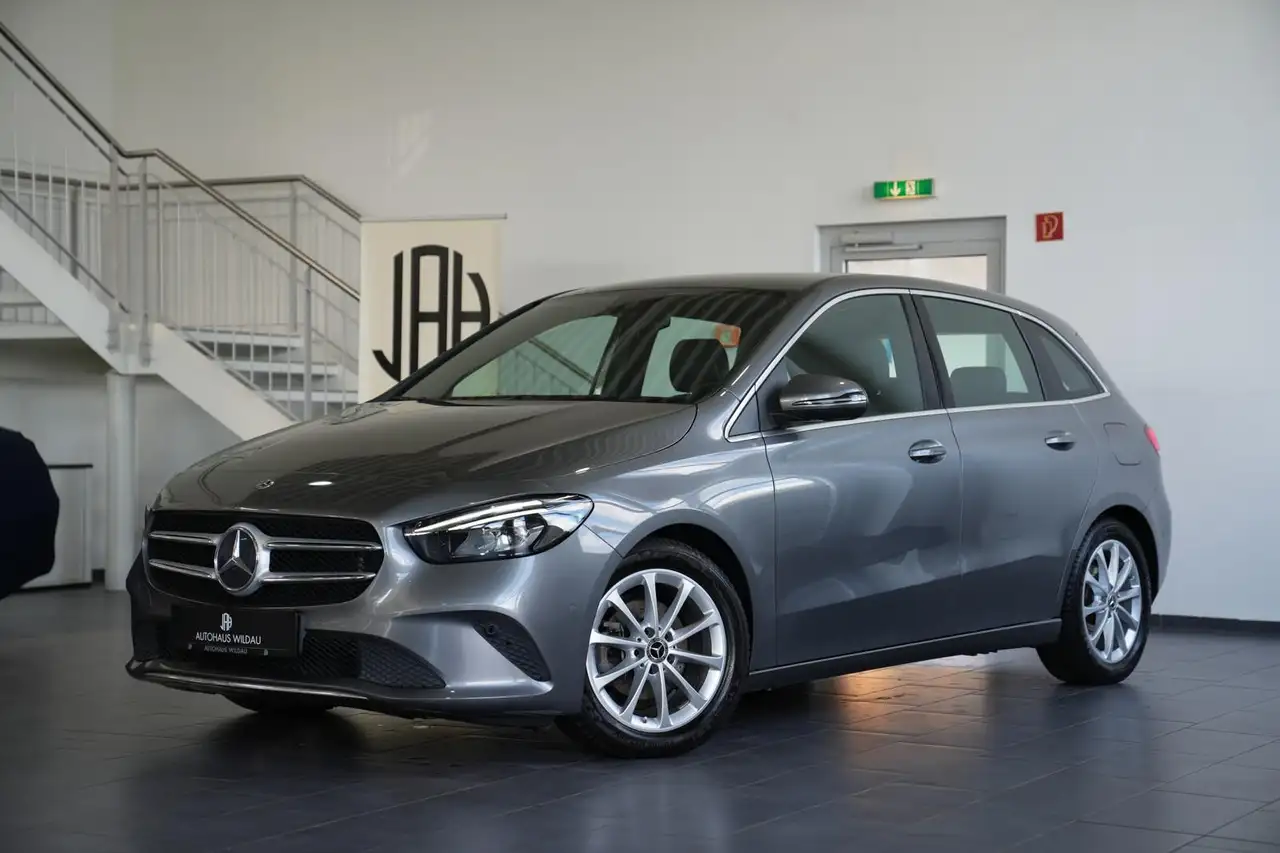 Mercedes-Benz B 180 B 180 *AUT*NAV*LED*AHK* — photo 1 of 33