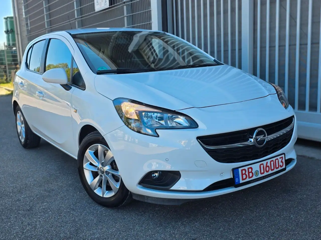 Opel Corsa E 1.4/KLIMA/TÜV05.27/PDC/TEMP./EURO6 — photo 1 of 25