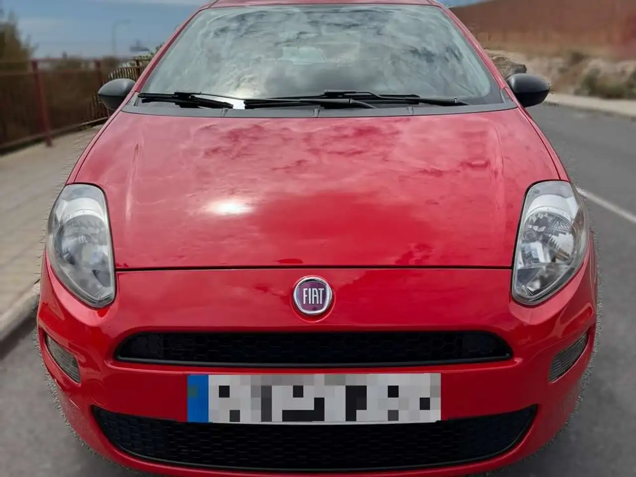 Fiat Punto 1.4 8v 57kW (77CV) Gasolina S&S — photo 1 of 8