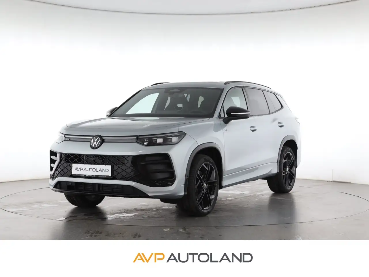 Volkswagen Tayron 2.0 TDI DSG 4MOTION R-Line BLACK STYLE — photo 1 of 15
