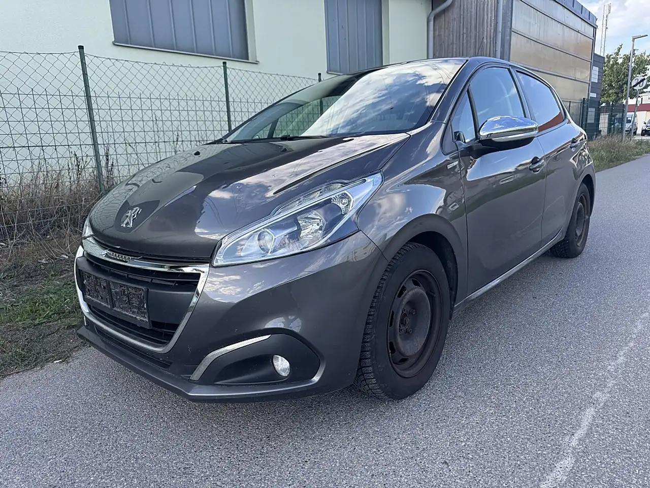 Peugeot 208 Allure 1,2 Stayl 110 S&S — photo 1 of 15