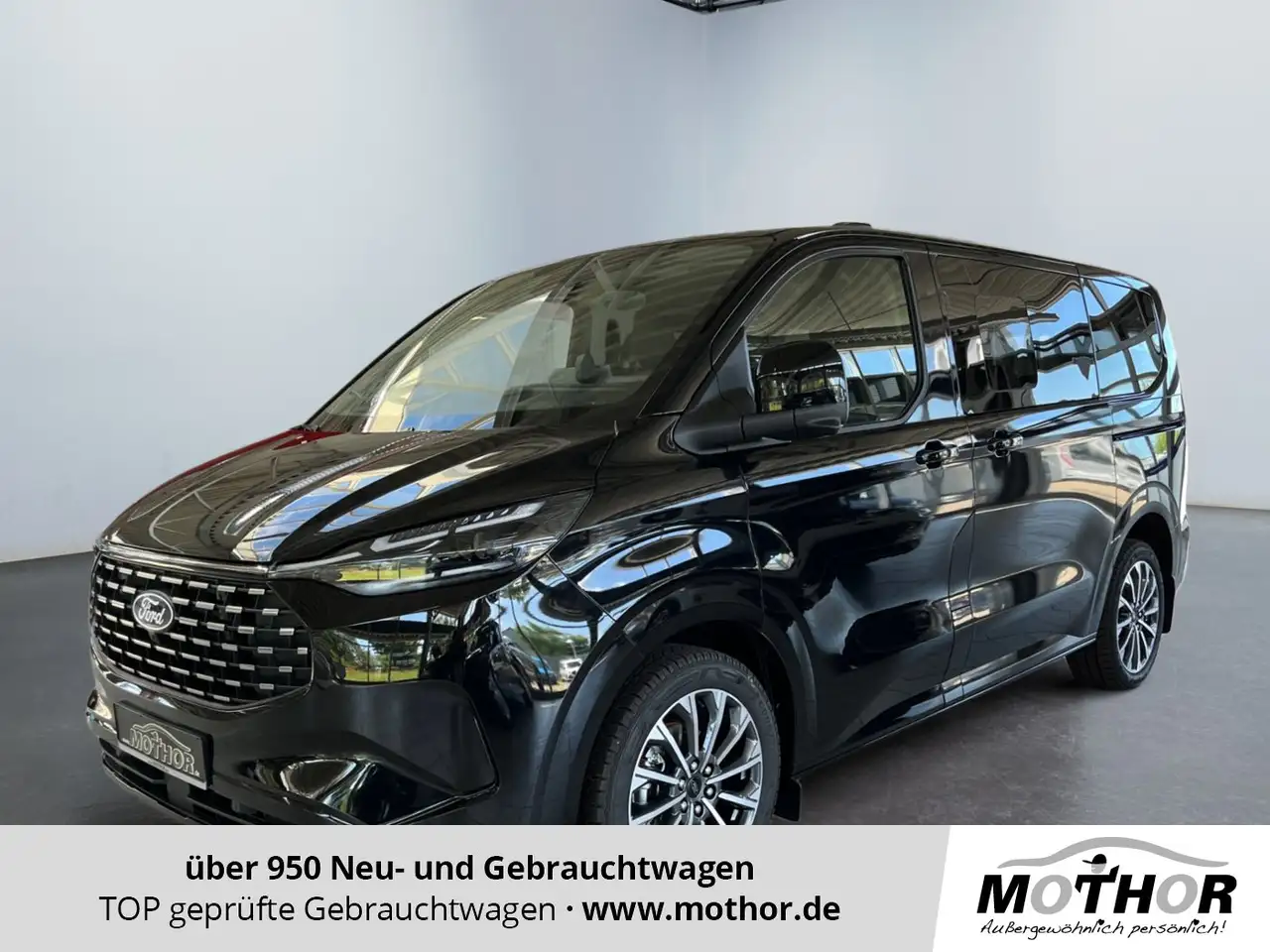 Ford Tourneo Custom Titanium X 2.5 Duratec PHEV B&O — photo 1 of 30