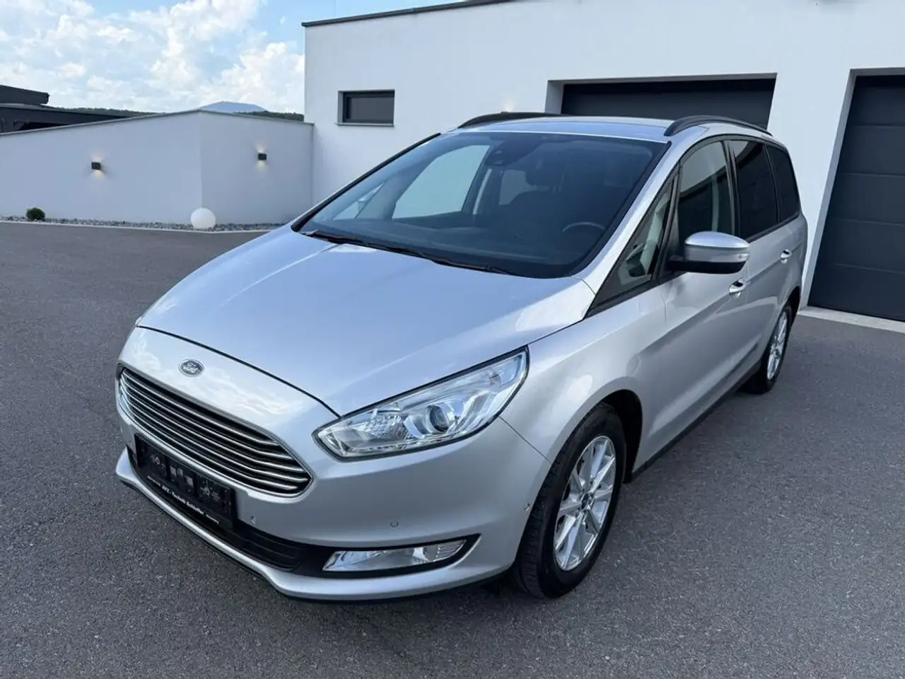 Ford Galaxy Trend 2,0 TDCi/Navi — photo 1 of 18