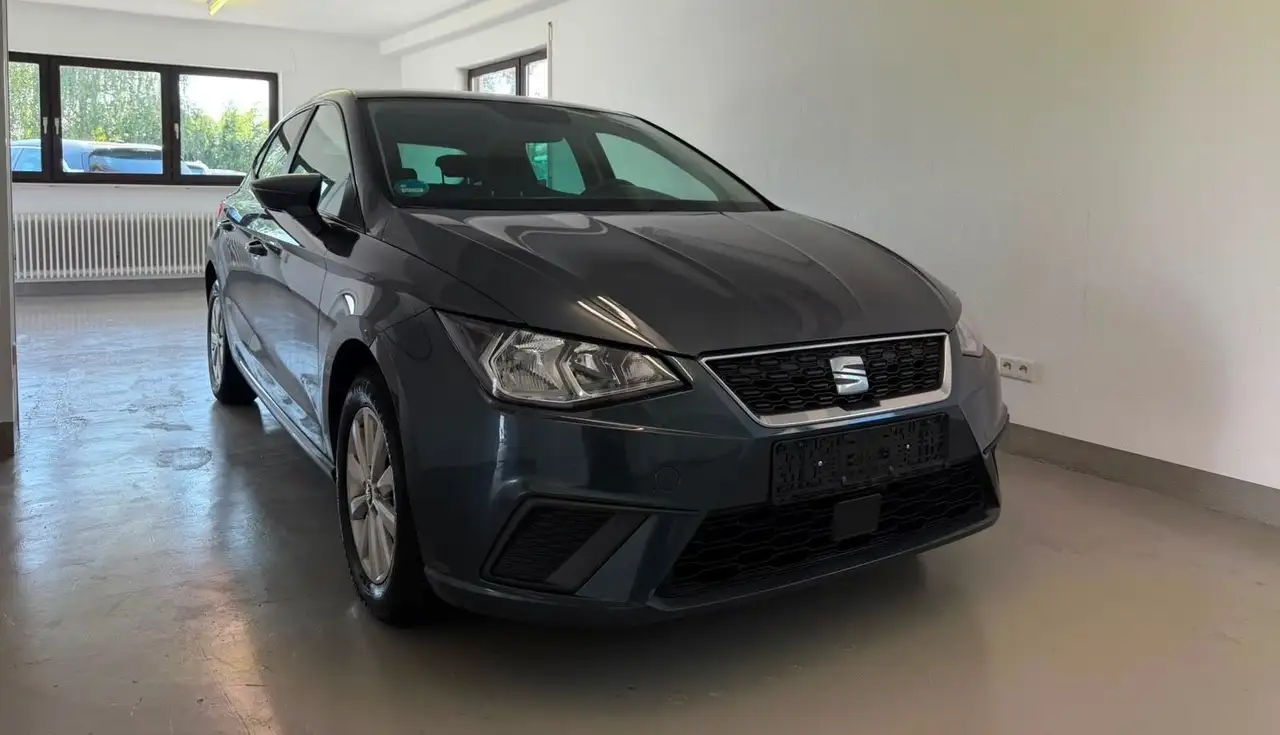SEAT Ibiza 1.0 TSI Style Klima SHZ CarPlay — photo 1 of 15