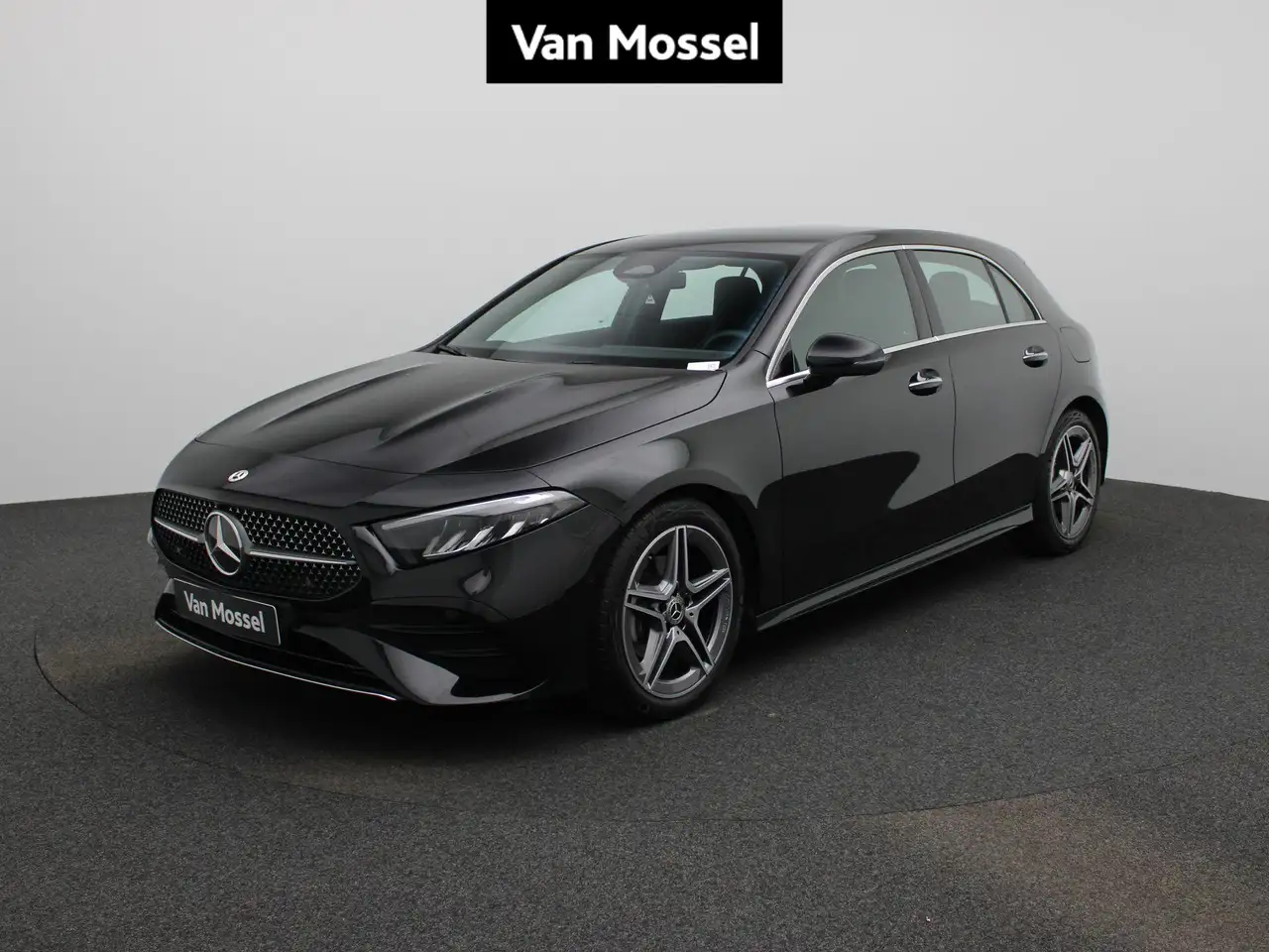 Mercedes-Benz A 200 AMG Line — photo 1 of 15