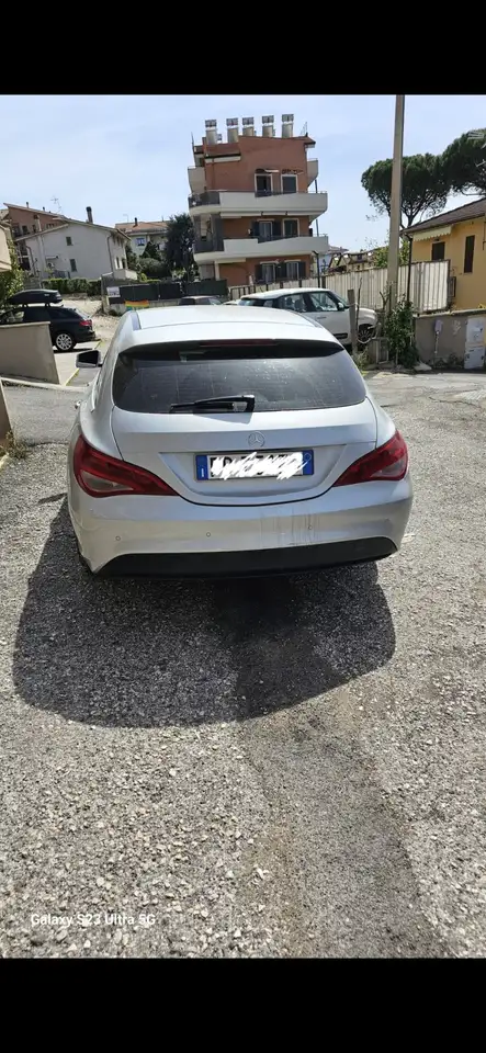 Mercedes-Benz CLA 180 Shooting Brake d Executive auto — photo 1 of 8