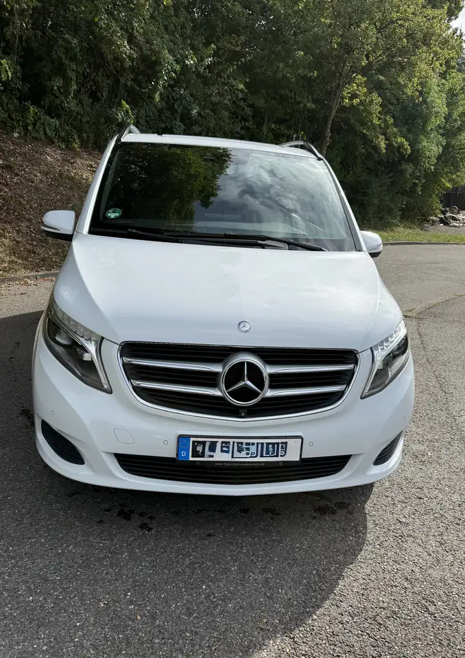 Mercedes-Benz V 250 (BlueTEC) d lang 7G-TRONIC Avantgarde — photo 1 of 18