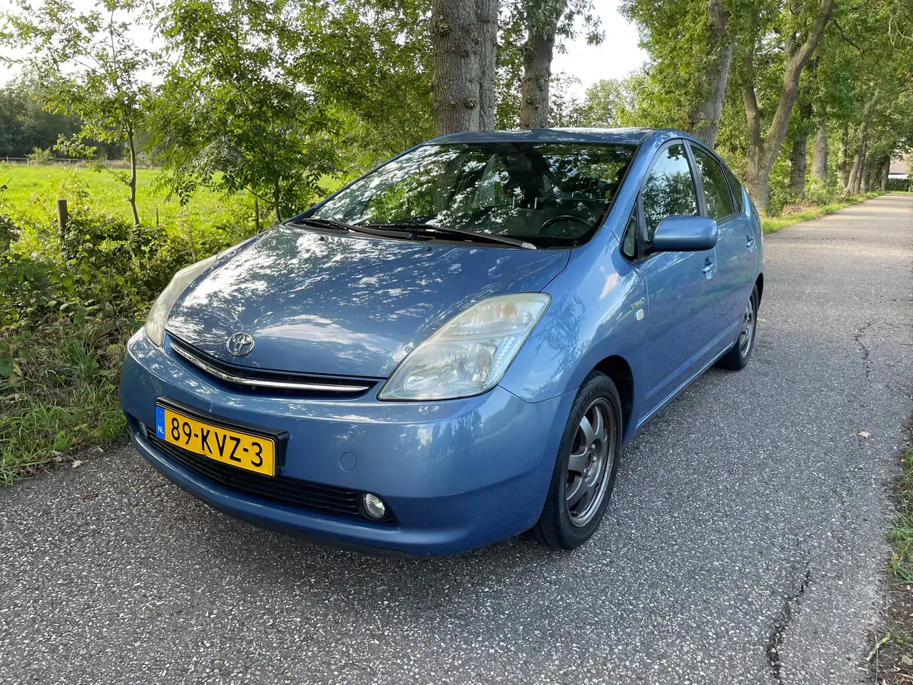 Toyota Prius Prius 1.5 VVT-i Comfort — photo 1 of 10
