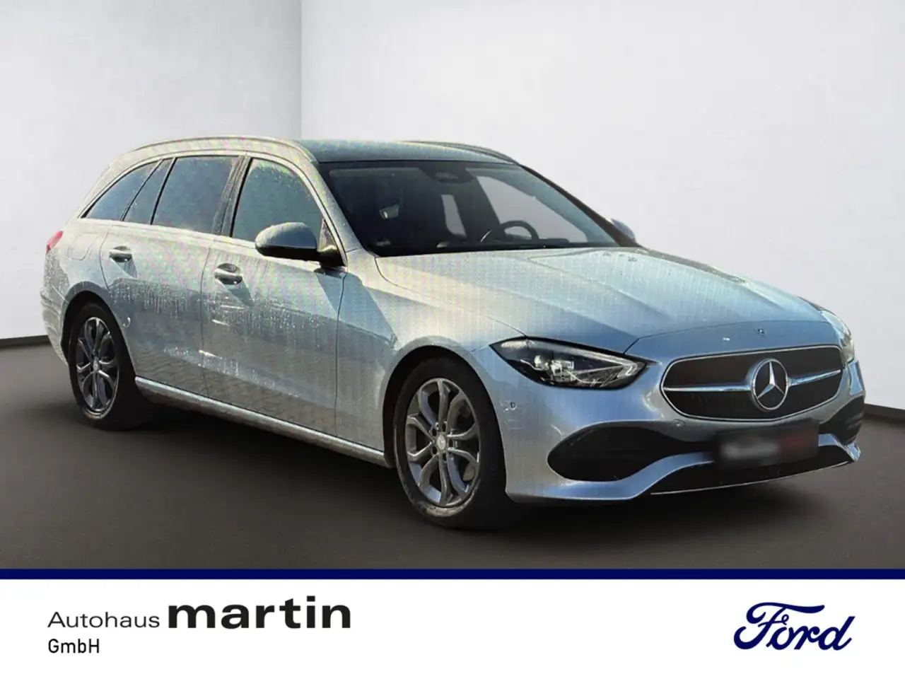 Mercedes-Benz C 180 T Avantgarde PTS KAMERA NAVI LED PANO — photo 1 of 15
