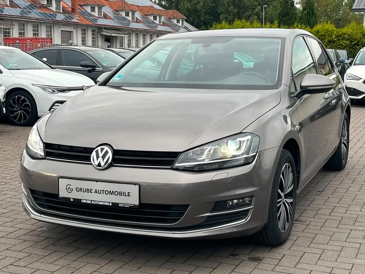 Volkswagen Golf VII Lim. 1.2TSI Allstar BMT — photo 1 of 25
