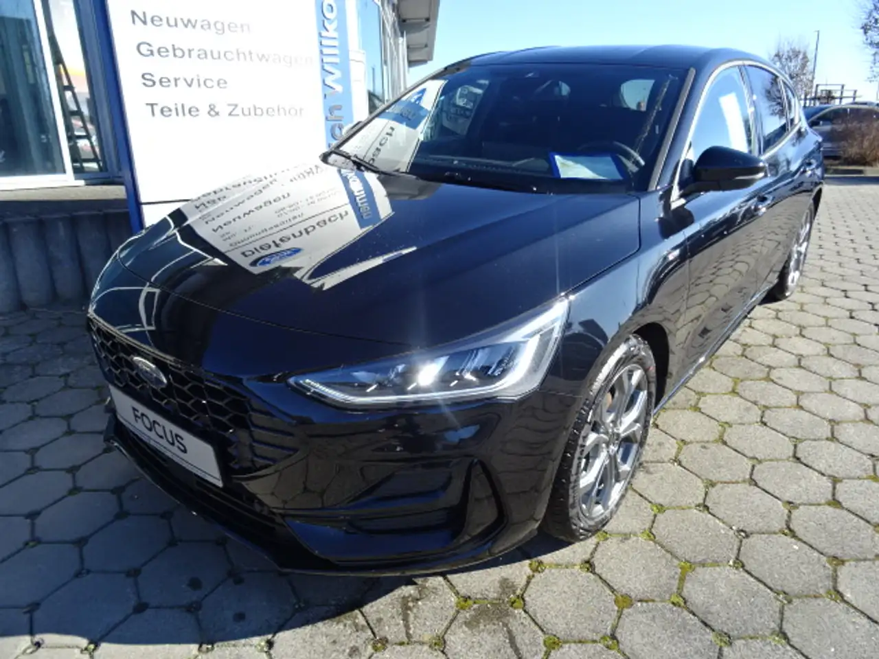 Ford Focus 1.0 Ecoboost Autom. ST-Line +Winter-Paket — photo 1 of 17