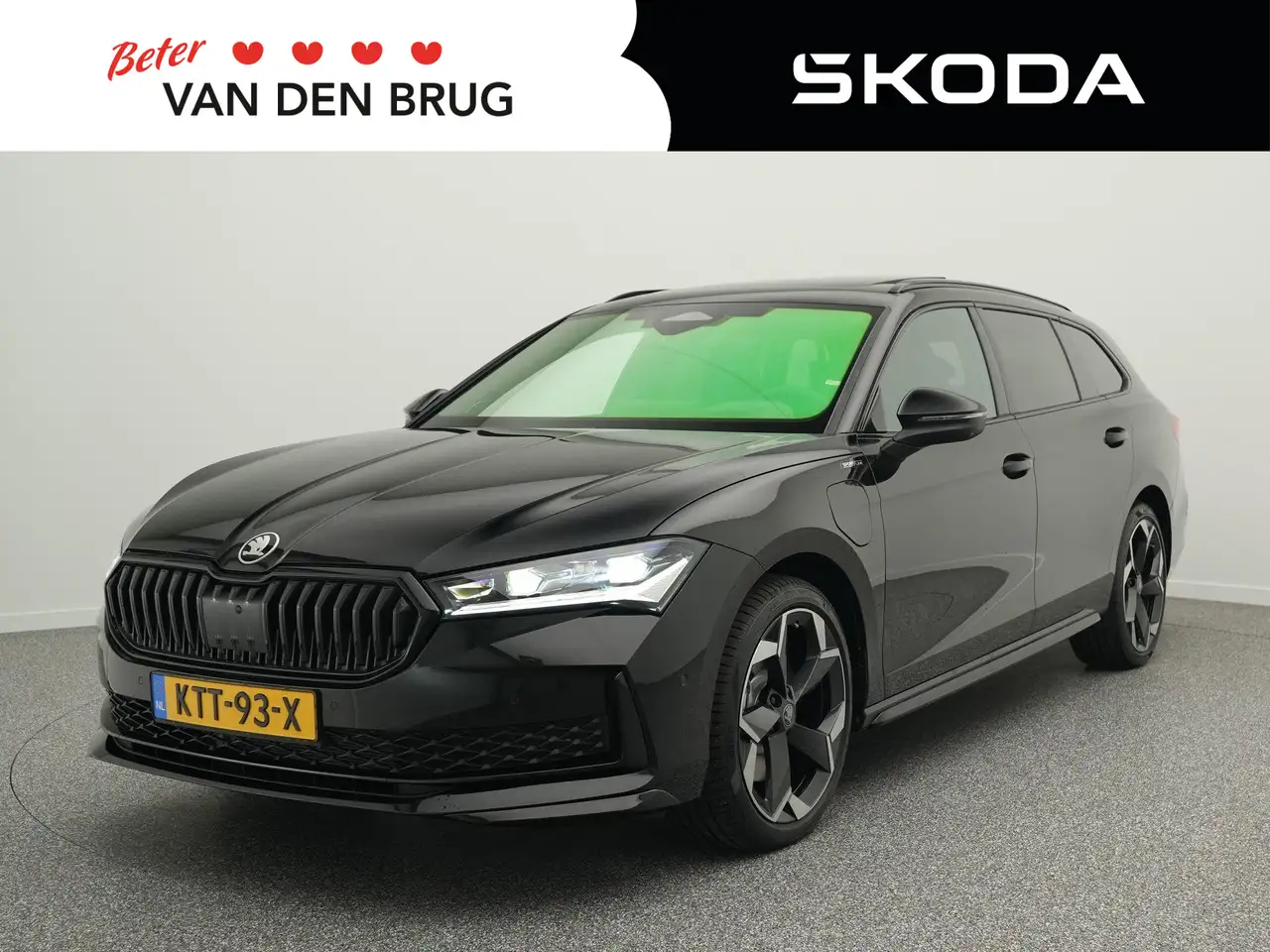 Skoda Superb Combi 1.5 TSI 204pk PHEV Sportline Business | Pano — photo 1 of 17