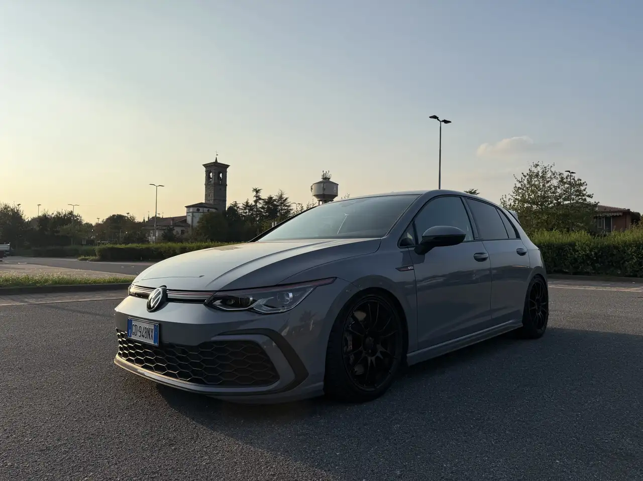 Volkswagen Golf GTI 2.0 TSI OPF DSG — photo 1 of 12