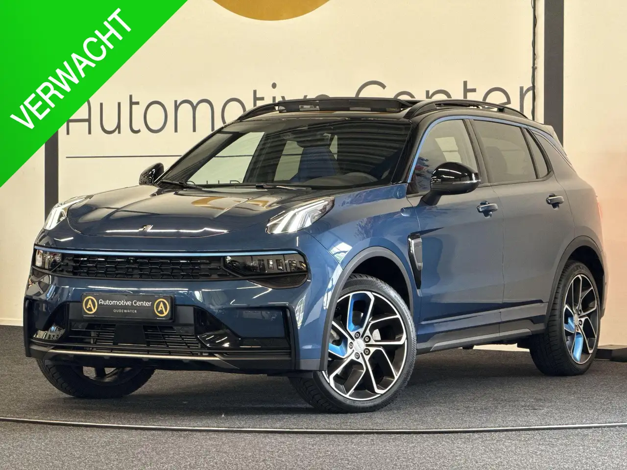 Lynk & Co 01 1.5 PHEV MY23 | 6,6 KWH | PANO | ZWARTE HEMEL | 36 — photo 1 of 40