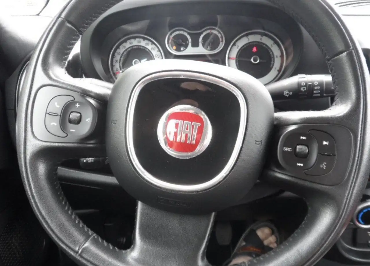 Fiat 500L 0.9 TwinAir Start&Stopp Pop-Star — photo 1 of 8