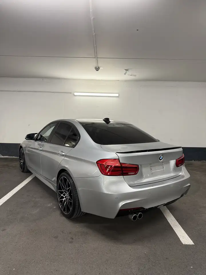 BMW 318 M Sport — photo 1 of 11