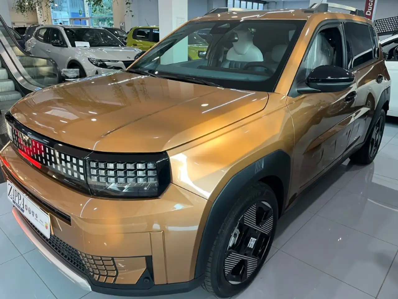 Fiat Grande Panda 44 kWh La Prima — photo 1 of 11
