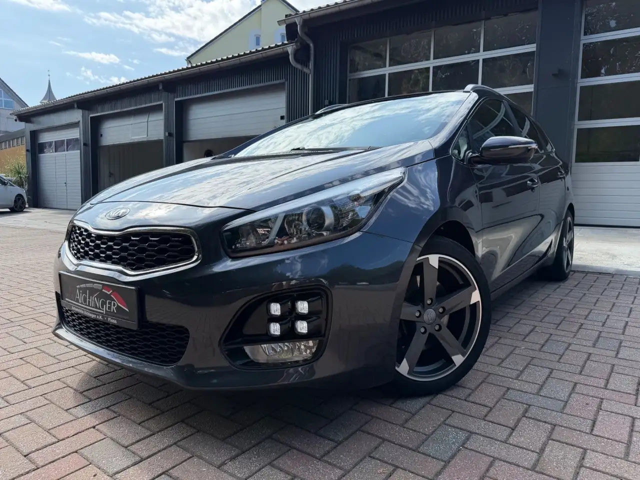 Kia Ceed SW / cee'd SW GT-Line 2.Hand 86tkm Pano Navi — photo 1 of 27