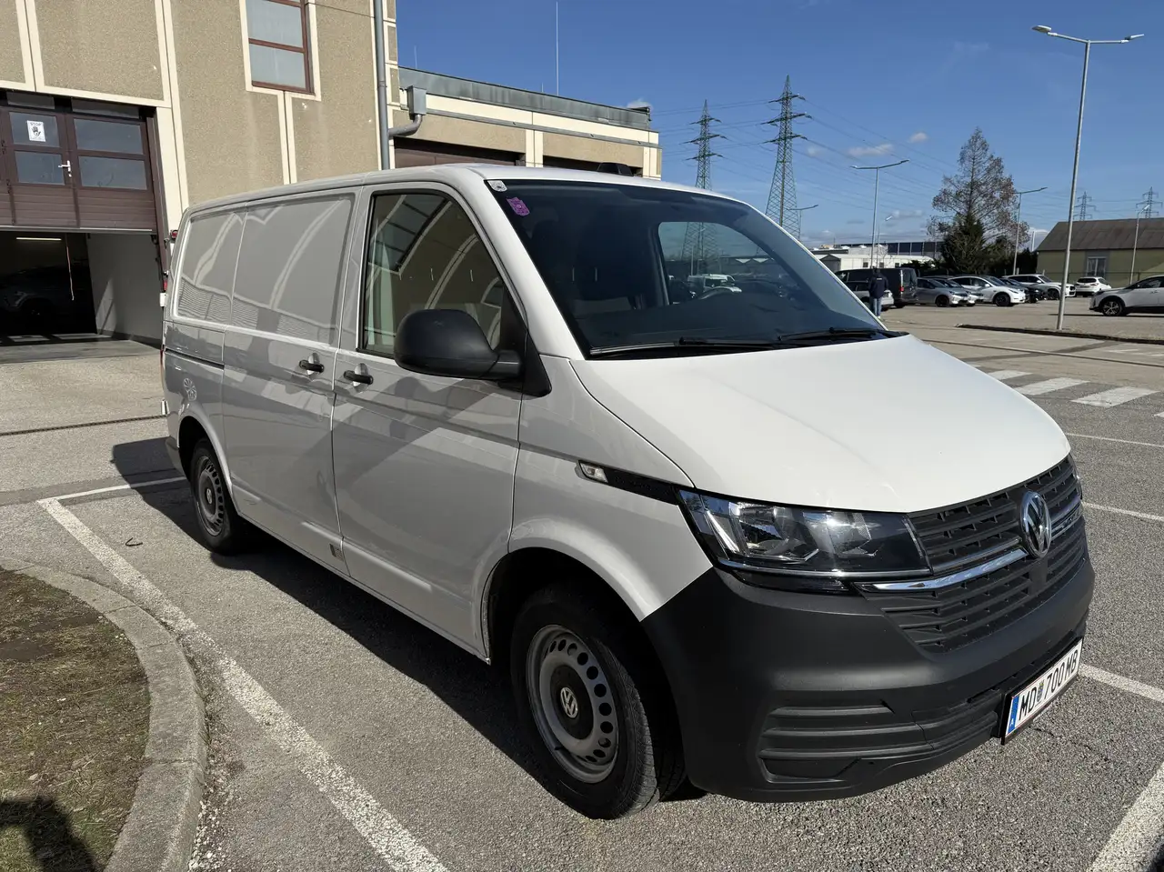 Volkswagen T6.1 Transporter Kastenwagen KR 2,0 TDI — photo 1 of 8