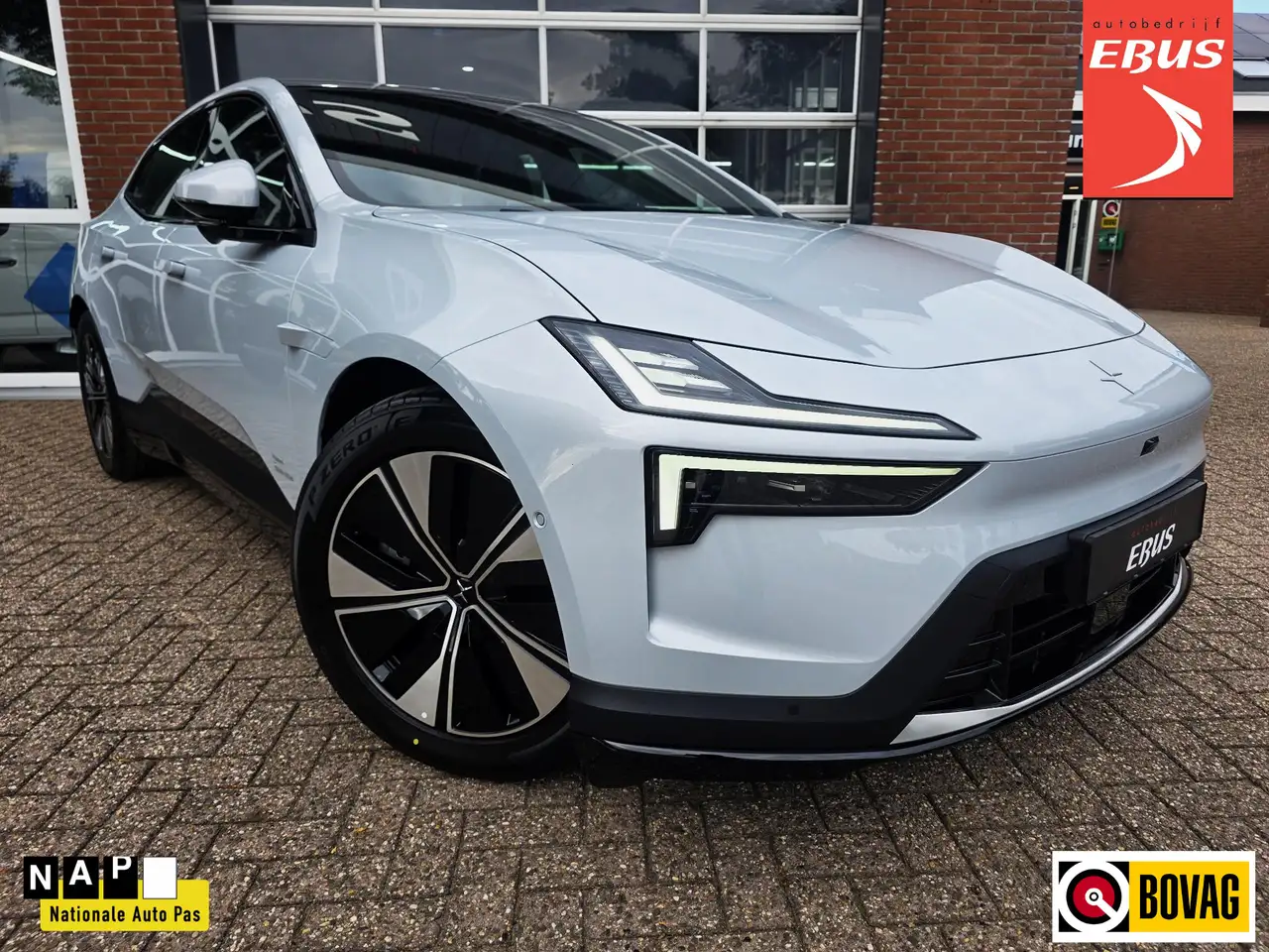 Polestar 4 Long Range Single motor Plus 100 kWh — photo 1 of 15